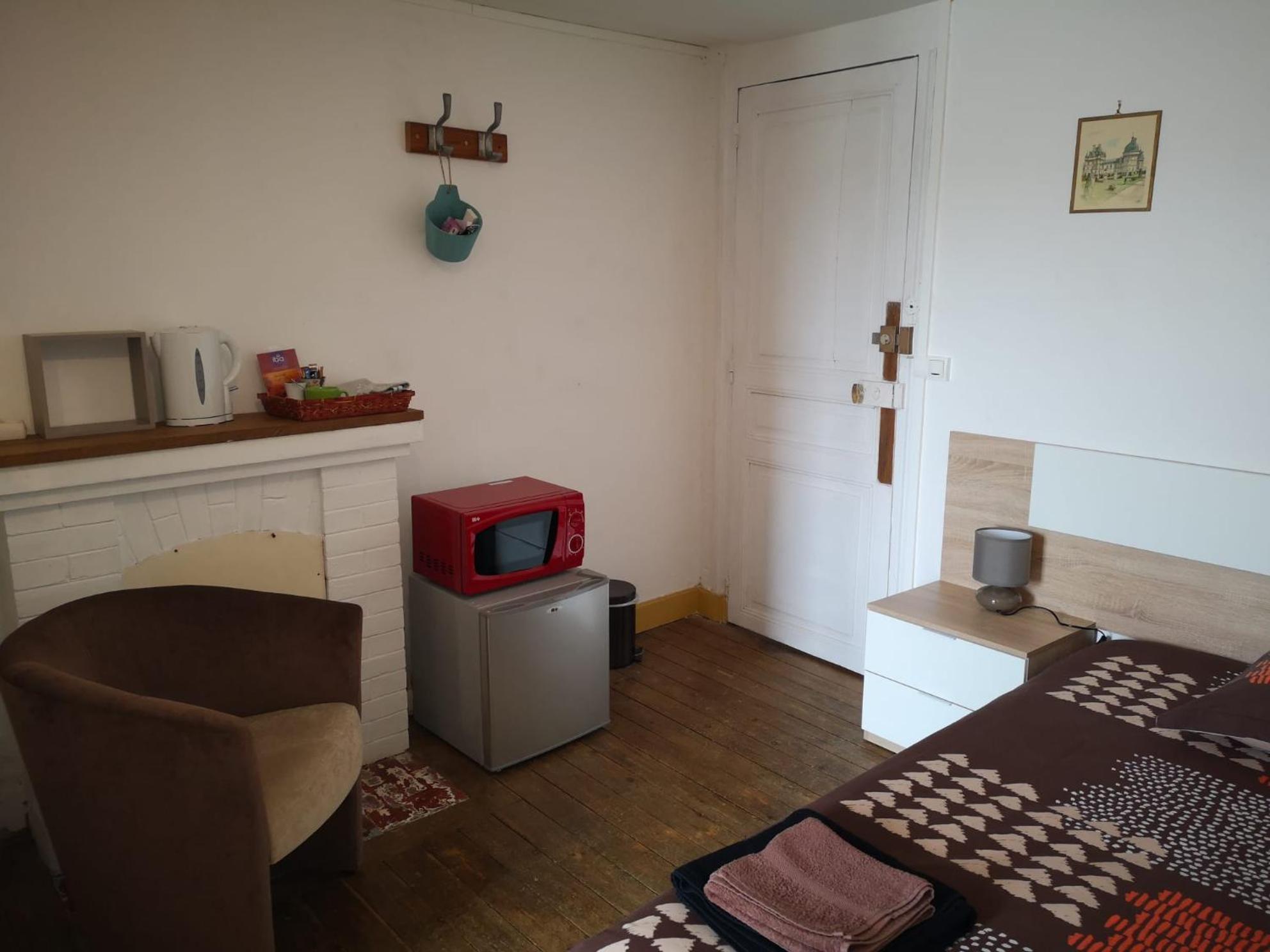 Chambres Avec Salle De Bains Et Cuisine En Centre Ville Argenton Sur Creuse Екстериор снимка